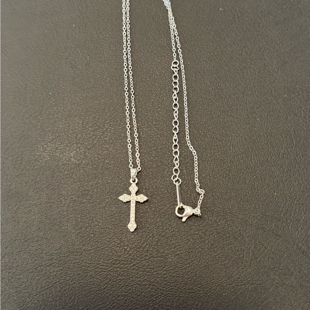 Elegant Stainless Steel Silver Necklace with Cross Pendant
